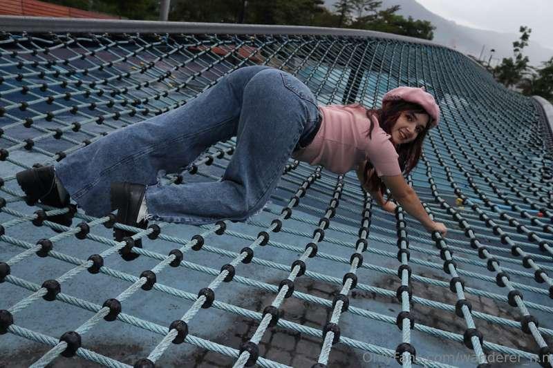 ¿Están listos para las nuevas fotitos de Emilia? 🤭🤭