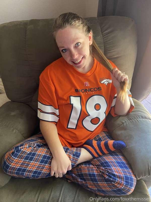 Happy Football Sunday!

I have company today so might not be..