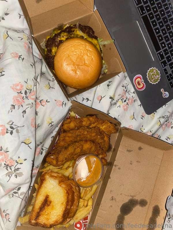 dinner 😍 the closest things to raising canes here in NZ!! 