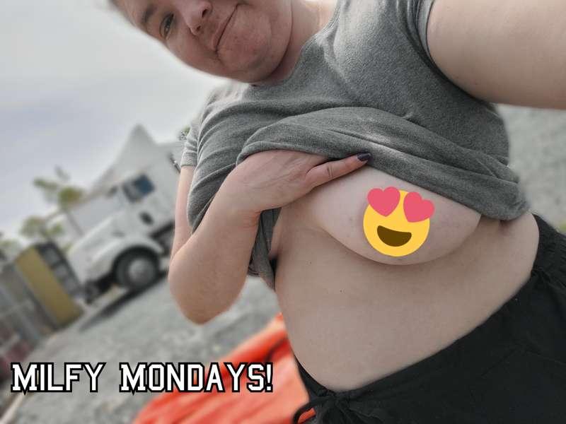 Happy Family Day long weekend!  I won't be 100% online but I..