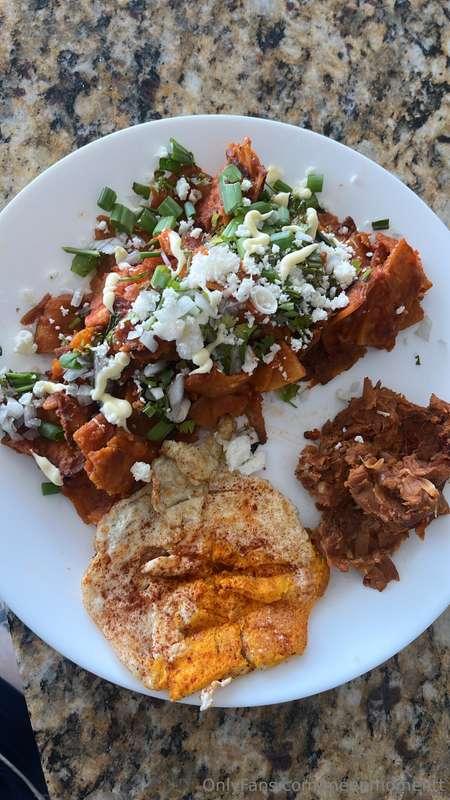 Just made some chilaquiles for lunch hehee am I wifey materi..