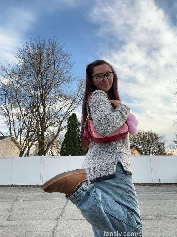 I am ✨obsessed✨ with my new bag!! What do you think? Does it match my vibe haha 💞

I want to get the matching wallet to go with so if you want to support me by buying content or even a small tip I would appreciate it so much! 🥰


#cute #fyp #gnd #solo #pretty #glasses