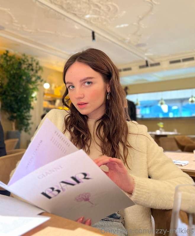 Evening vibes, and I'm treating myself to a cocktail – my go..