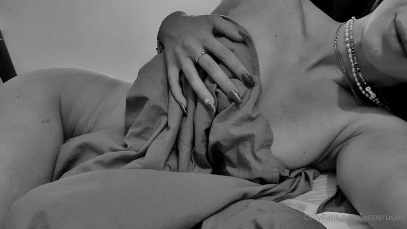 Sorry for late answers, this week was sooooooo exhausting bu..