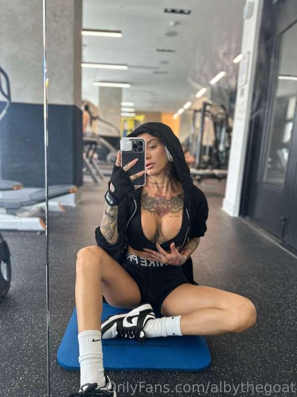 I love working out 🥵 check your DM I sent you a photo of me ..