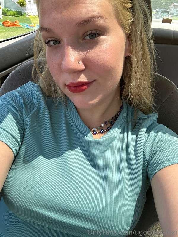 It’s my 21st birthday someone spoil me please !