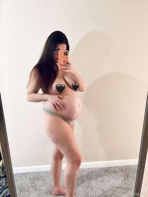 Good morning!
Is anyone hard and ready to cum today? 💦