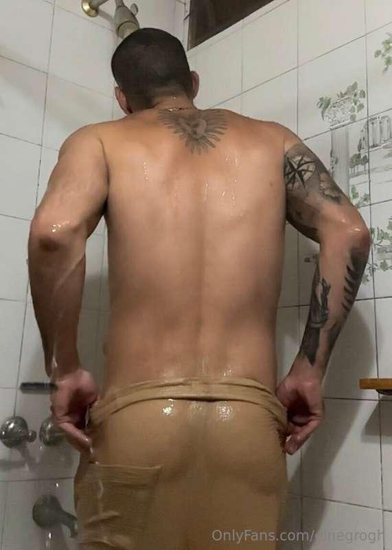 In this shower you will be able to see much more and slowly ..