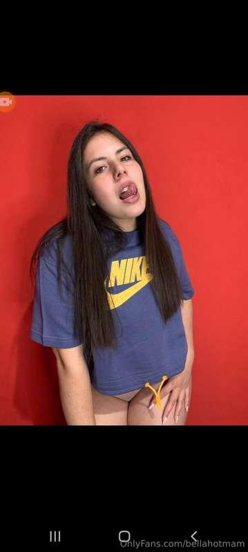 ## This pretty girl is waiting for you on her free profile💜 ..