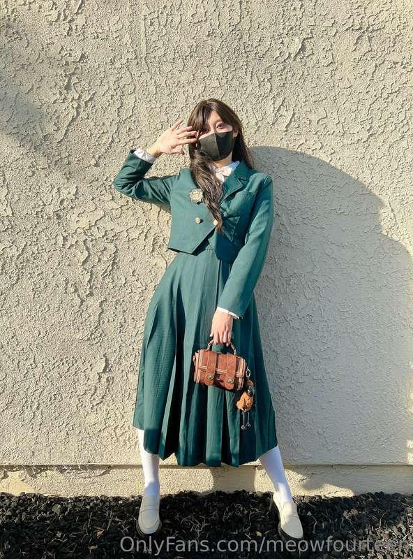 今天开始做女高！准备好在学校里被我偷偷按住了嘛？🫣