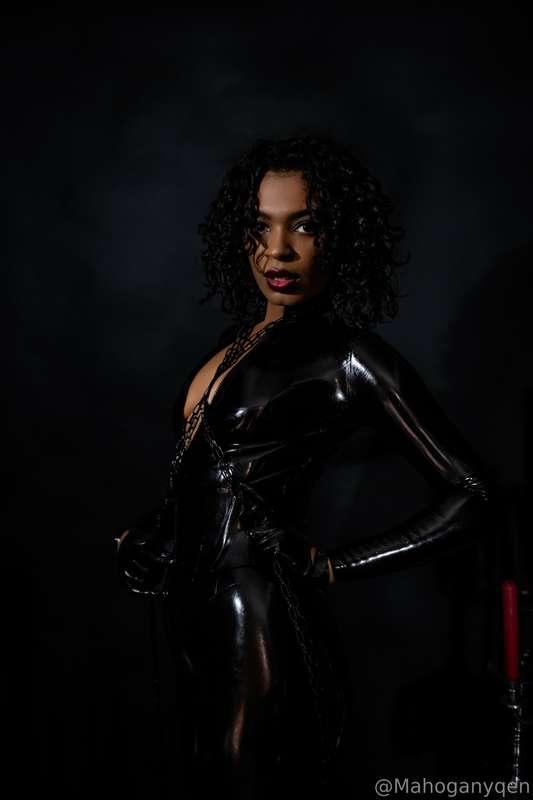 **SUNDAYS ARE FOR GODDESS WORSHIP** Spoil Your Queen with so..