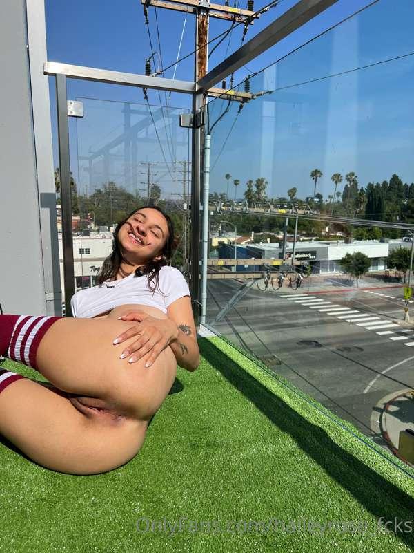 haileyrosexxx image #2