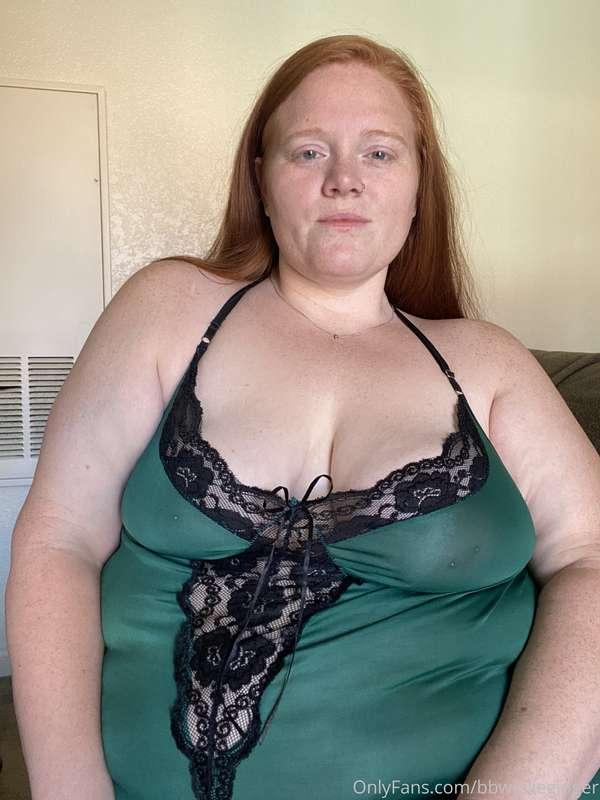 Impromptu photo shoot today! Enjoy these sexy pictures in my..