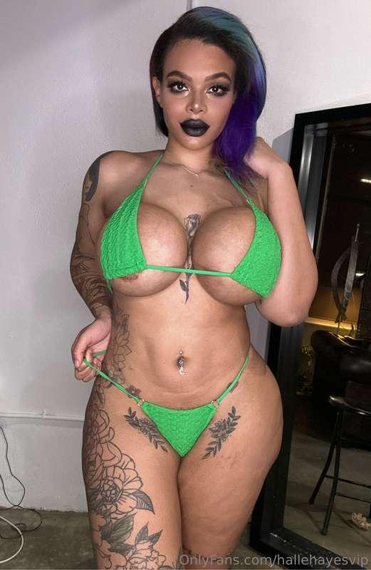 dm me if u wanna see me naked baby 😏