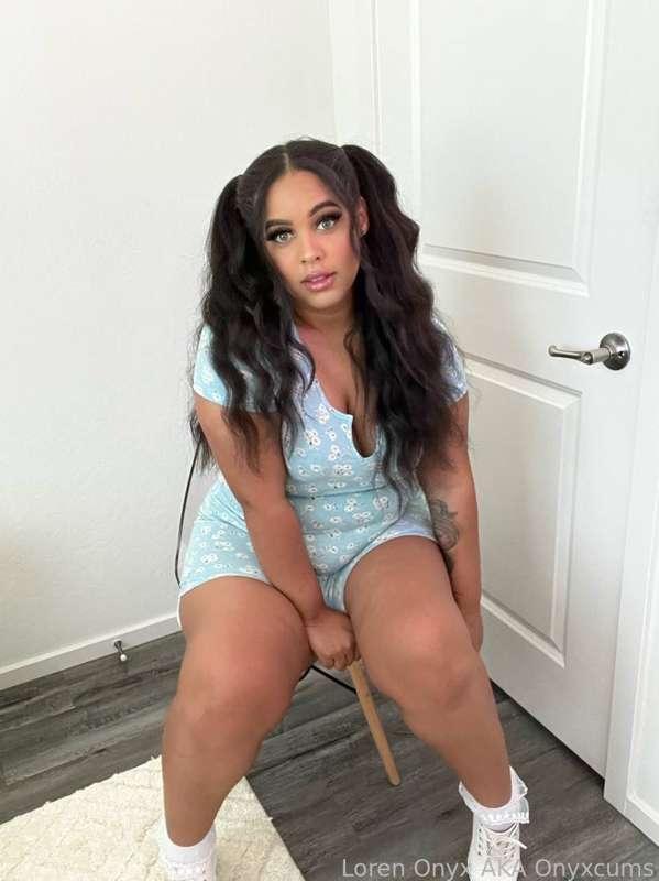 onyxcums image #1
