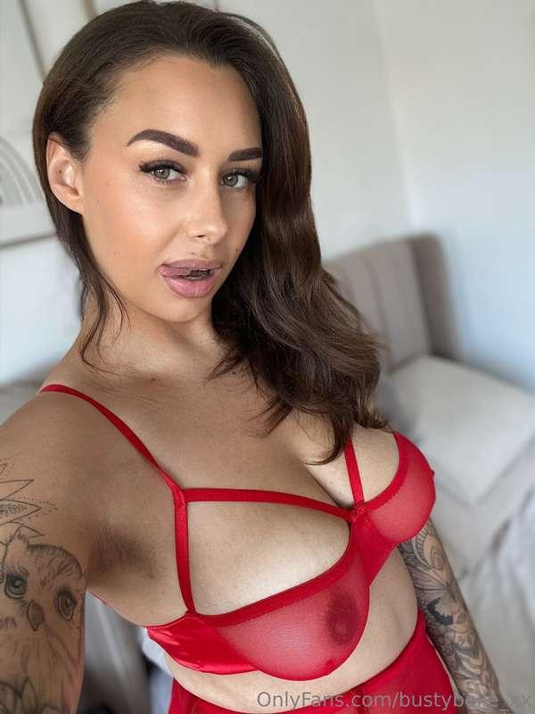 All dressed up with nowhere to go… except your fantasies 💋
