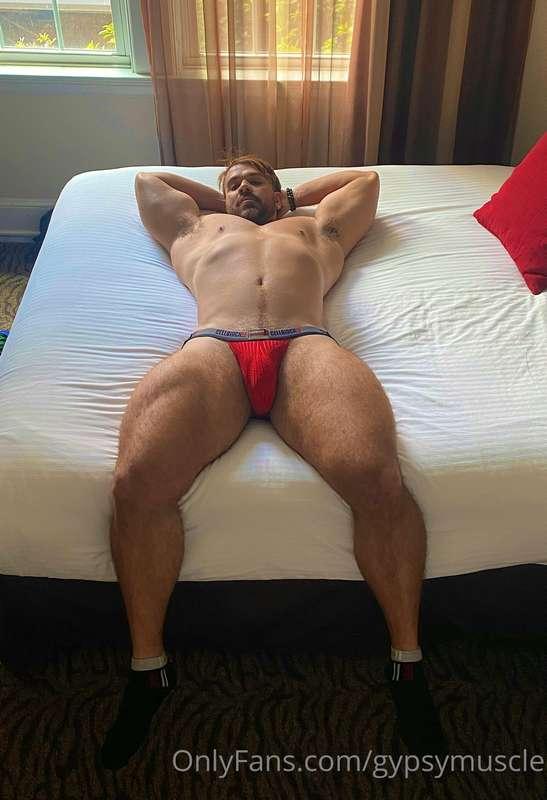 Come tuck daddy into bed