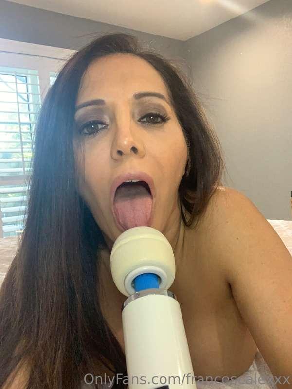 Hitachi Cum Session Photo Set Dropping Today 
Check your Inb..