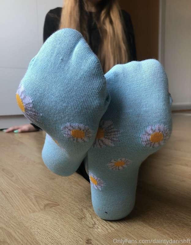 12 PICS
ft. blue regular socks, fat/juicy foot soles, mint m..