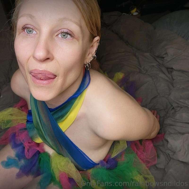 4 foot 9, Mom You'd Like to Fuck. I love putting things in m..