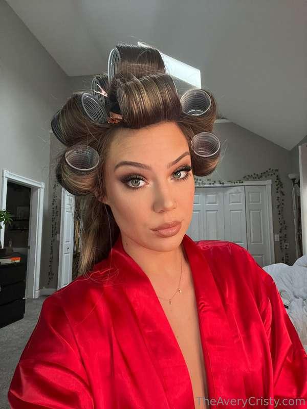 Rollers and silk robes 4L 🫶🏼✨💫❤️