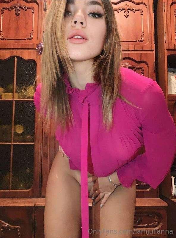 HOT SLUT @sandraa_love VIP PAGE 
She has a real devil inside..