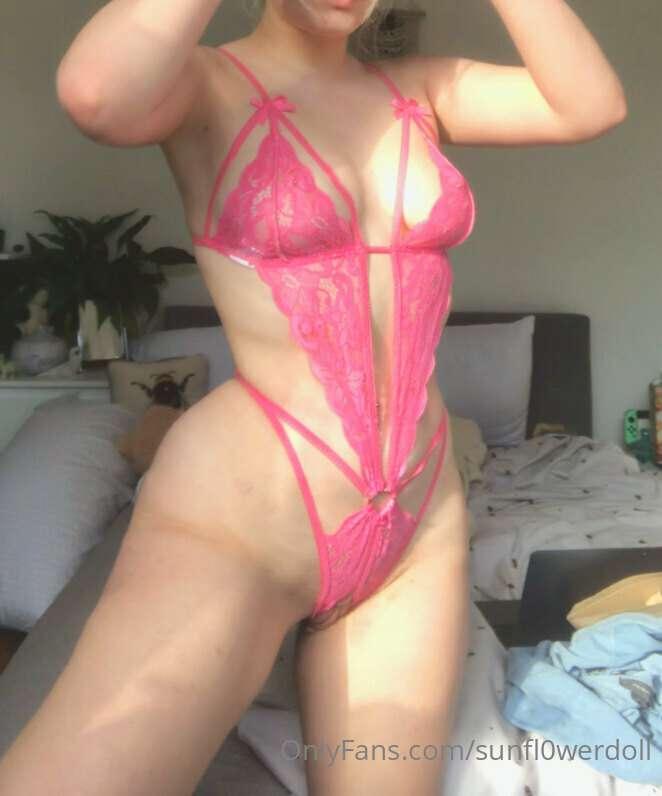 sunfl0werdoll image #1