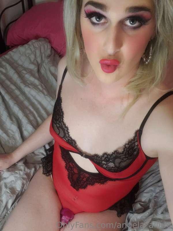 angela_allure image #0