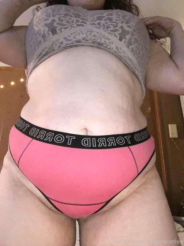 https://onlyfans.com/chokerbrat