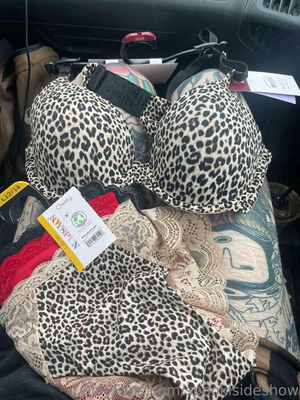 Excited to watch tomorrows cam show? I’ll be wearing this li..
