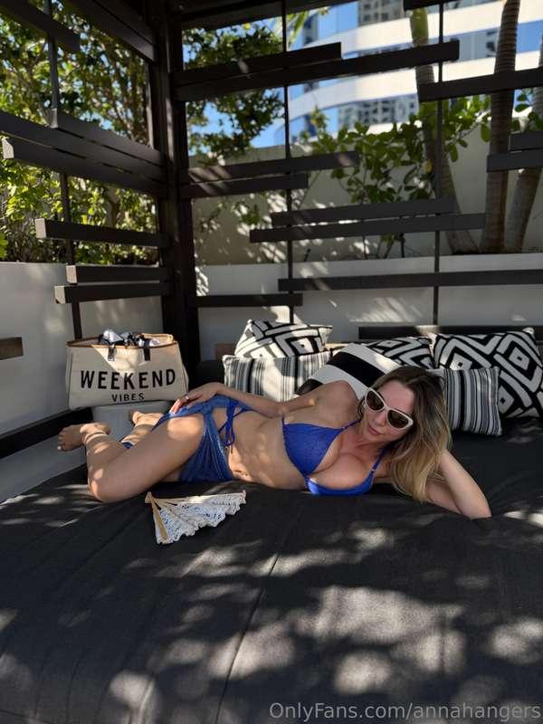 i could use a little attention tonight 💋