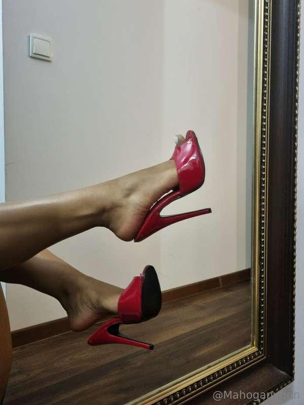 I've been gifted today with perfect heels and latex order. T..