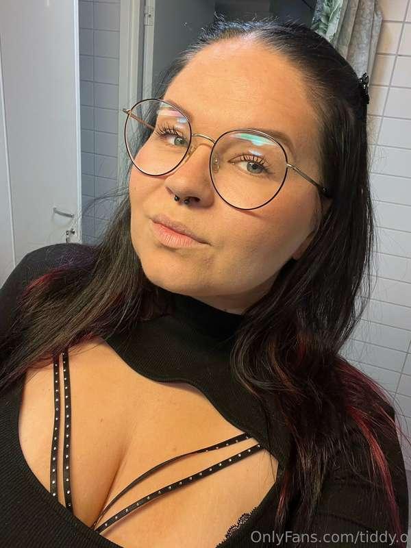 Lähen shoppailee uusii alusvaatteita! Onko väriehdotuksia? 😘..