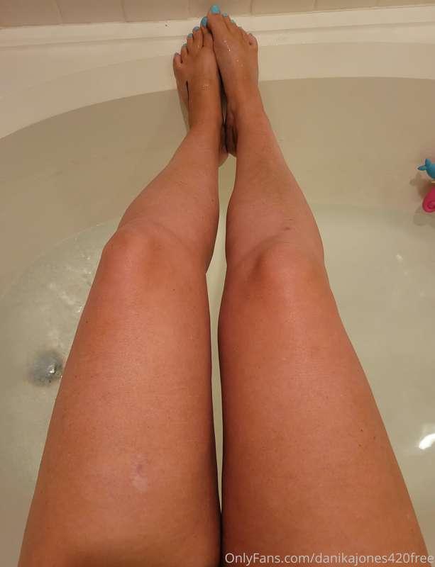 Filling up the tub for bathtime - anyone wanna give me a mas..