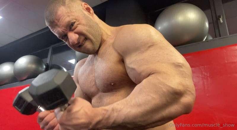 New’ Really nice muscle worship 🤩💪My veins getting better an..