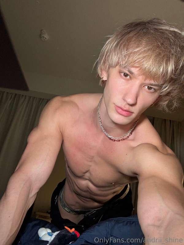 Wanna kisss…