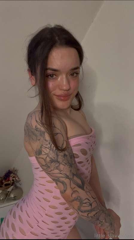 this outfit got more holes than my patience rn 😵‍💫but like… ..