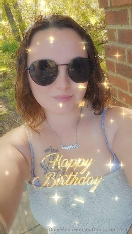 Happy birthday to me. Send me some love. 