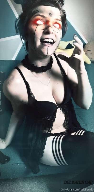 Everyone's favourite crazy demon Quinn 🦇