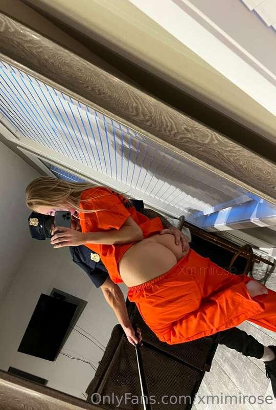I got fucked by a police officer 👮🏻‍♂️ and it was really hot..