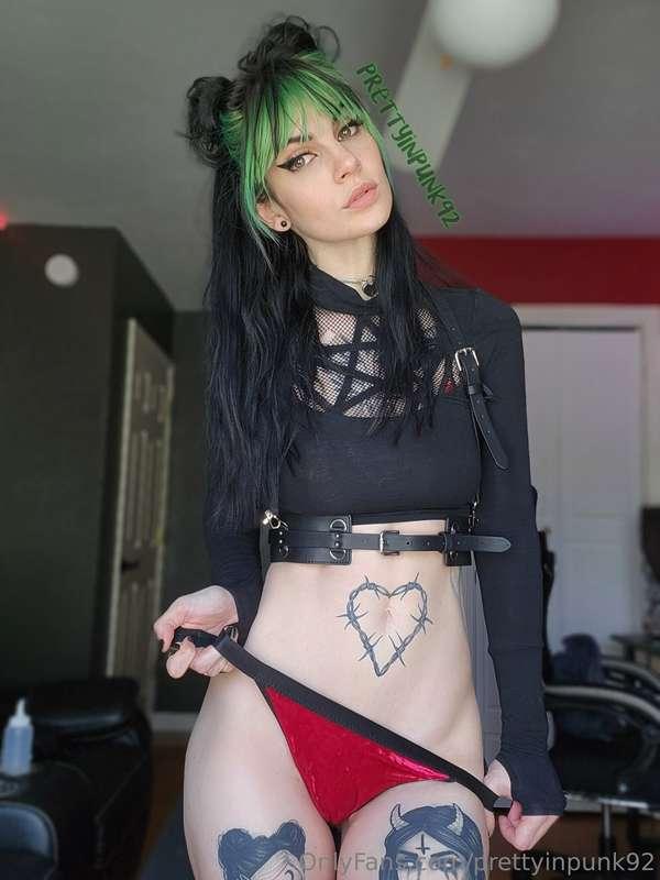 prettyinpunk92 image #4