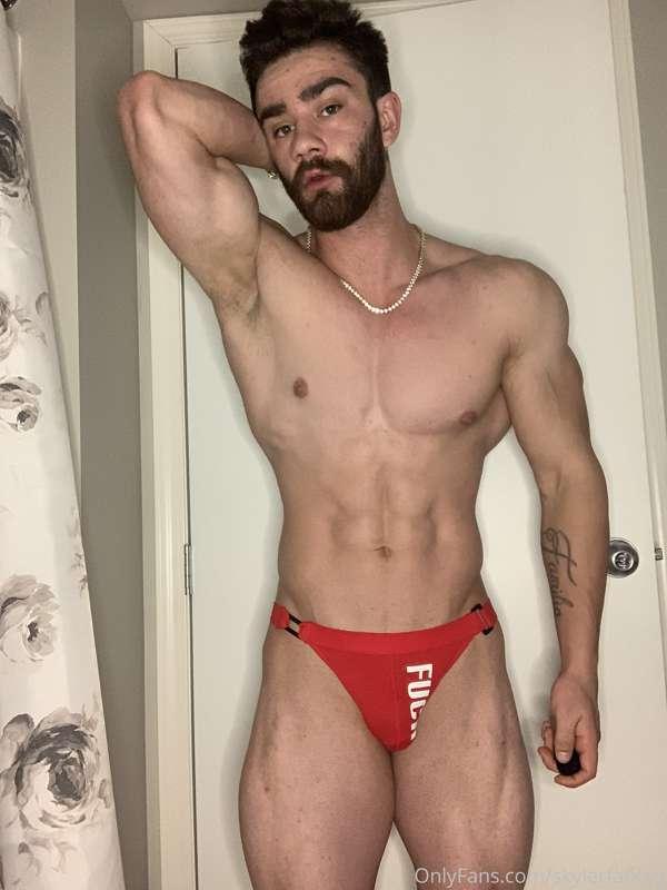 Incumin 😌 posting a few pictures from before the shower vide..