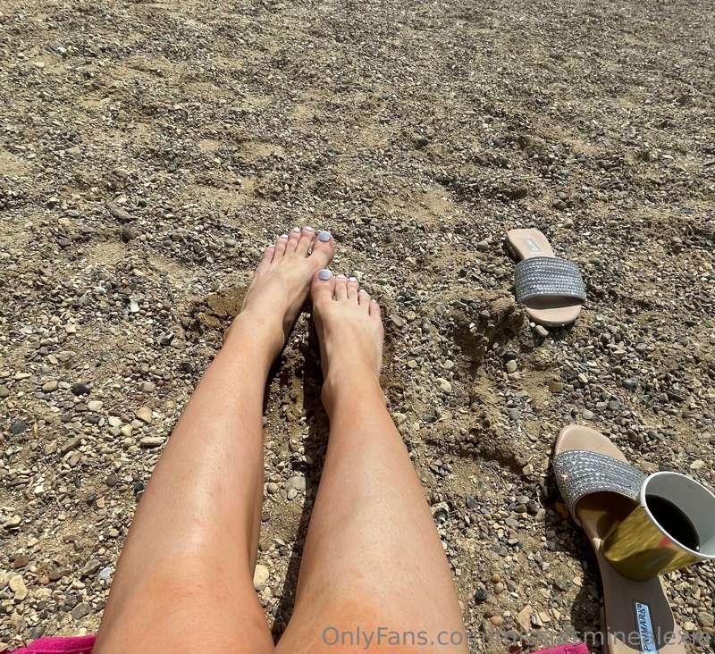 My little toes loved the beach 🏖️