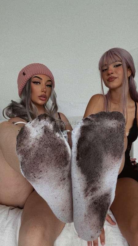 you stupid whore, smell this, and let us command you😏💦
