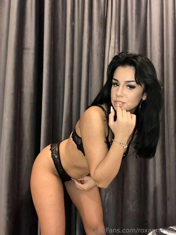 a lil reminder i exist & look kinda cute 😭