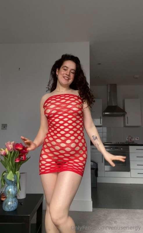 Swipe for a lil strip out this beautiful red dress 😍❤️‍🔥