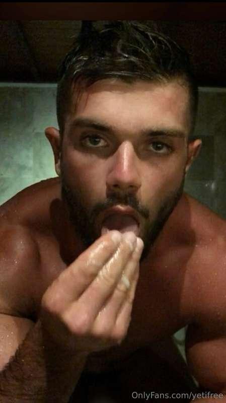 Video 16"cum eating"🔥 🥵 In this video, I jerk off and finger..