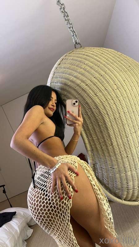 Looook my booty looks like my new swingy chair I got 😜 DM me..