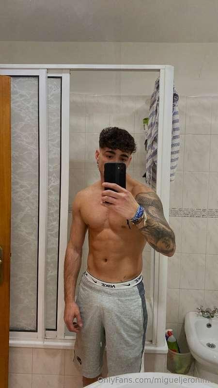 😝