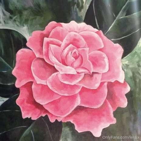 I absolutely love flowers, they make the world a more colorf..